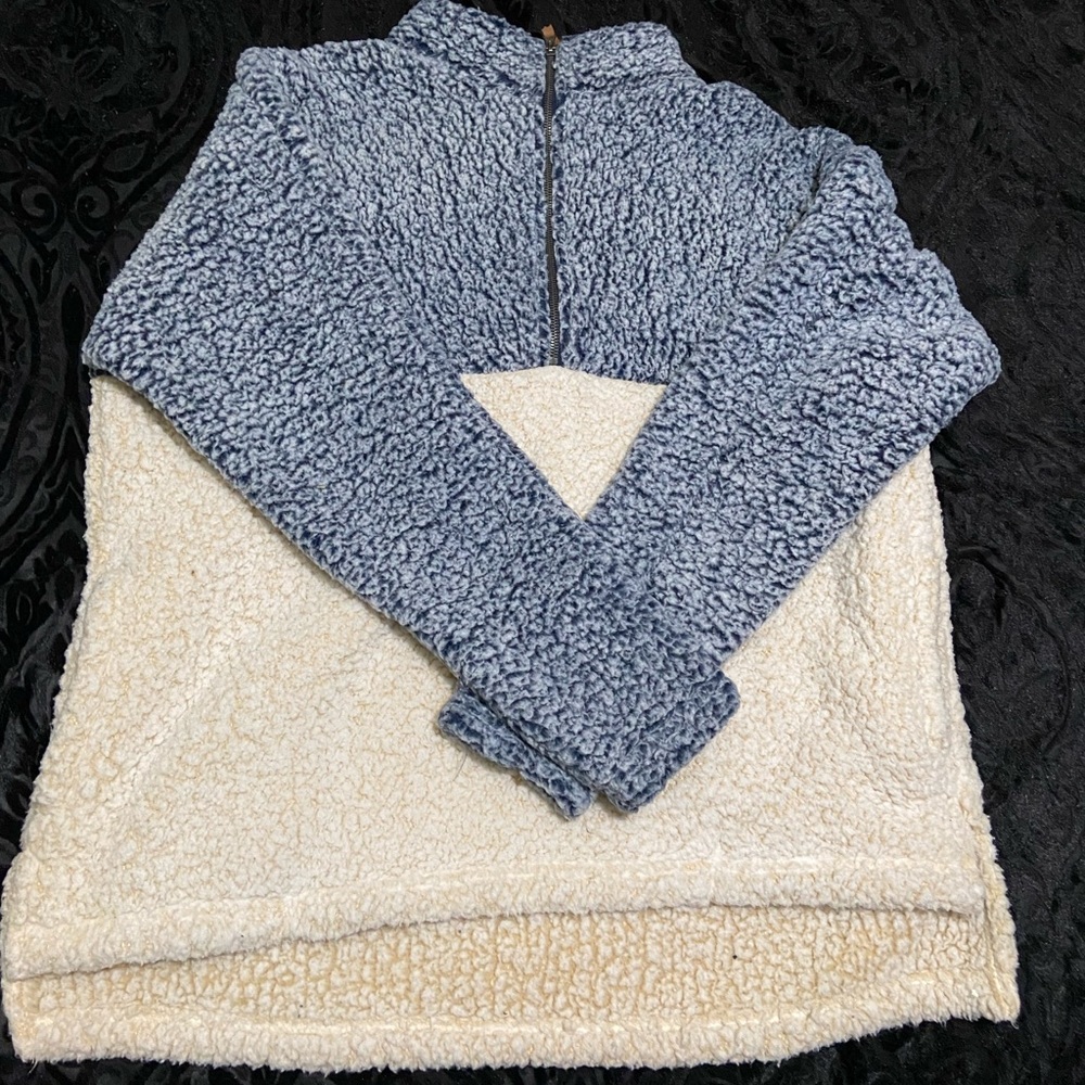 Very soft and comfy jacket perfect for this time a year